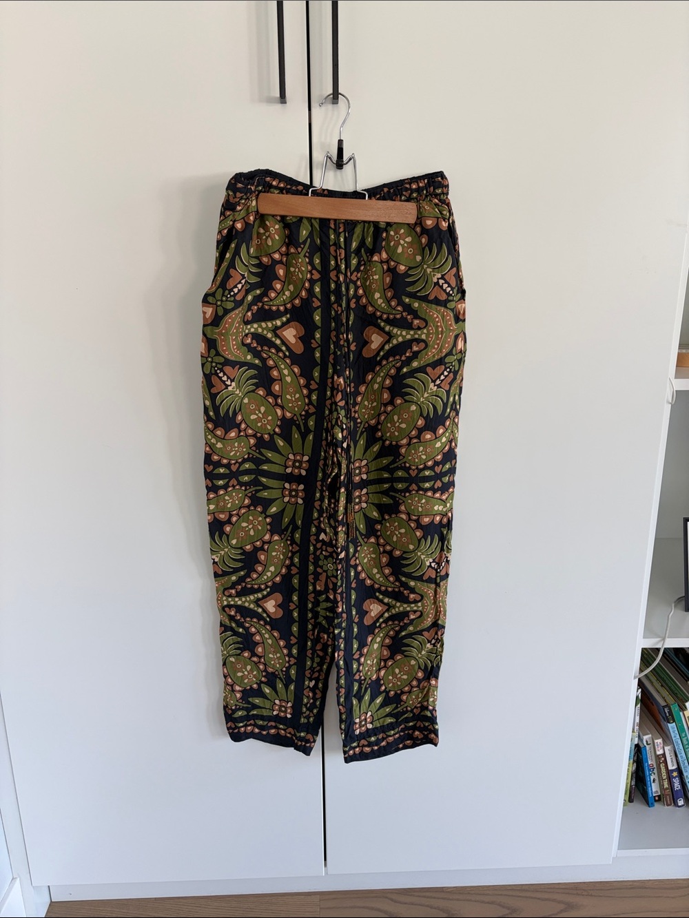 Farm Rio Pants w/ elastic waist